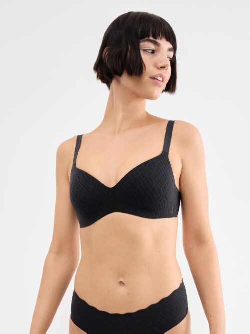 סלוגי חזיית טי-שרט מרופדת ללא עצם - sloggi ZERO Feel Bliss THE UP TshirtBra – שחור